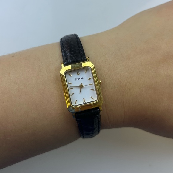 Bulova Leather Watch HR11-11 - Picture 2 of 6